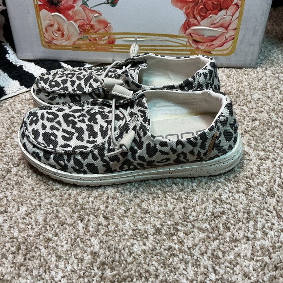 Hey Dude Shoes - Hey Dude Women's Moccasins in Black and White Animal Print